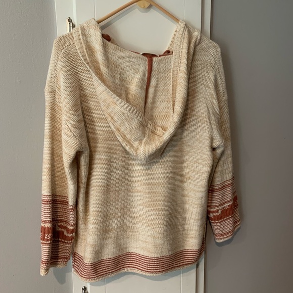 Forever 21 hooded sweater - Picture 2 of 4